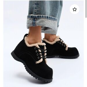 Lonza Ophelia Women's Black and Tan Lace-Up Shoes